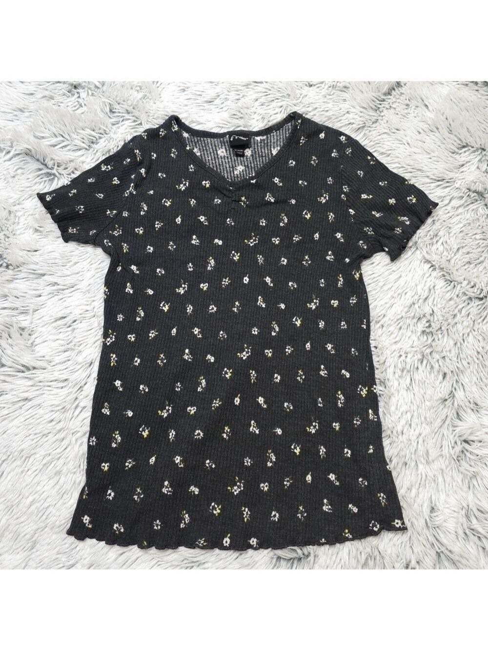 3 For $10 Art Class Dark Grey Floral Short Sleeve Ribbed Tee size XL (14-16)